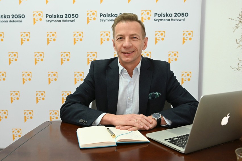 52 - letni Rafał Kasprzyk, lider Polski 2050 w...