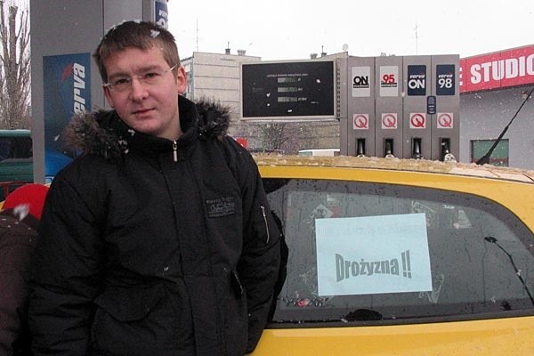 Witold Niwa, był jednym z kilkudziesięciu uczestników strajku: - To niedopuszczalne, żeby benzyna kosztowała tyle, co w centrum Poznania.