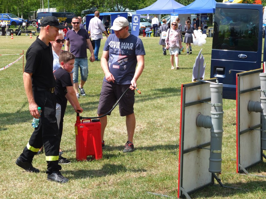 Piknik rodzinny na błoniach Politechniki Opolskiej.