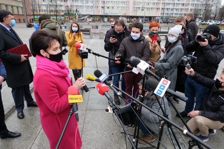 Ruda Śląska briefing samorządowcy 1 marca 2021. Na zdjęciach...