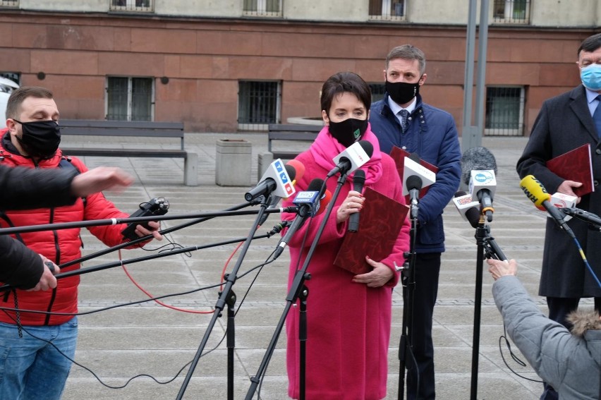 Ruda Śląska briefing samorządowcy 1 marca 2021. Na zdjęciach...