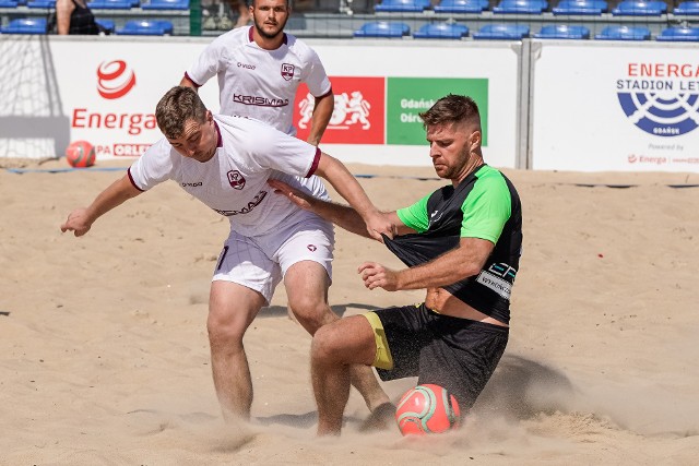 Rozgrywki Ekstraklasy beach soccera na plaży w Gdańsku Brzeźnie