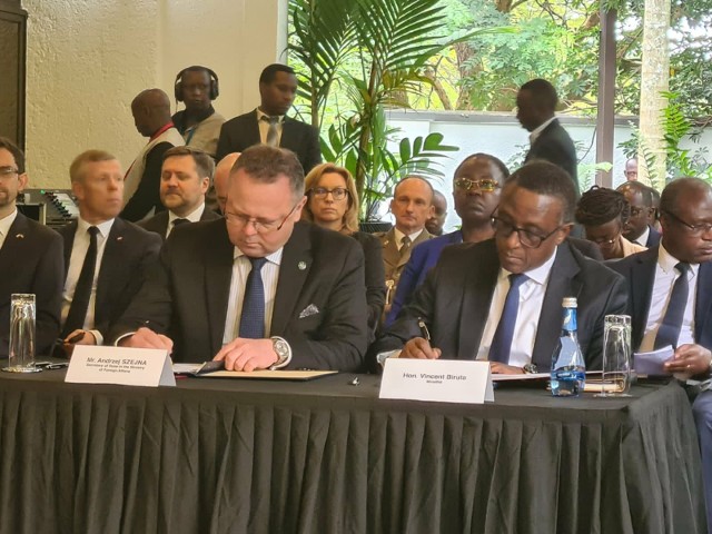Andrzej Szejna z Vincentem Birutą, ministrem spraw zagranicznych i współpracy międzynarodowej w Rwandzie
