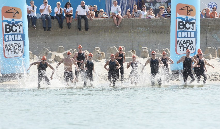 Maraton pływacki Hel - Gdynia. Kobieta najszybsza po raz pierwszy w historii [ZDJĘCIA]