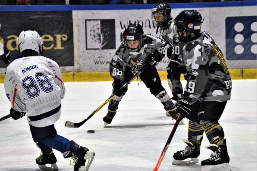 Minihokej. Podhale Nowy Targ wygrało w Oświęcimiu, ale Unia też zagra w Warszawie w finale Czerkawski Cup [ZDJĘCIA]