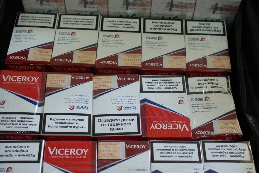 Ponad 13 tys. papierosów bez akcyzy przejęli policjanci w gminie Myszyniec 