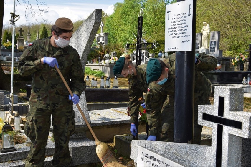 Sandomierscy terytorialsi kolejny raz włączyli się w akcję "Żołnierska Pamięć"
