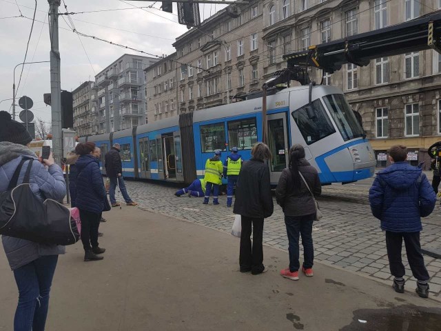 Awarie tramwajów na pl. Wróblewskiego i pl. Staszica