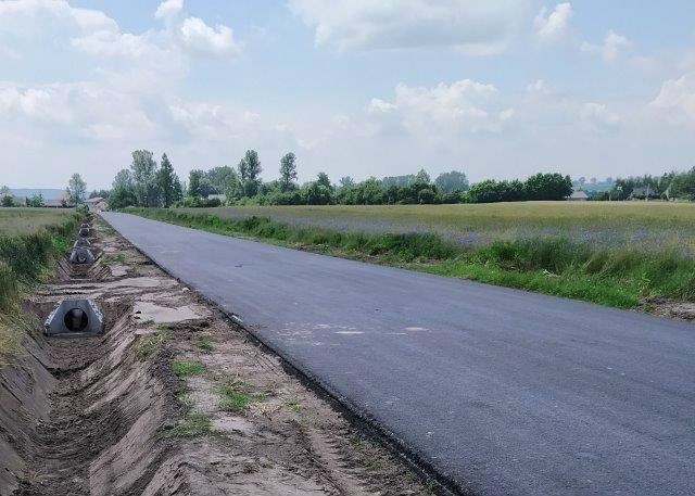 Oficjalnie zakończono remont drogi powiatowej w Rębowie,...