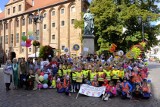 Toruńskie przedszkolaki świętowały! Przeszły w pochodzie przez starówkę [zdjęcia]