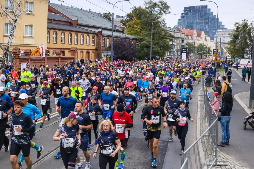 17 października poznański półmaraton ukończyło prawie 5 tys....
