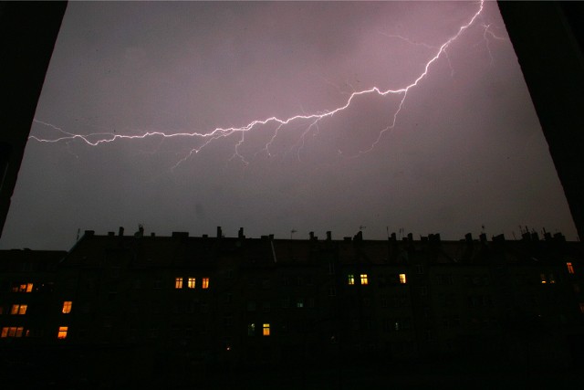 Instytut Meteorologii i Gospodarki Wodnej wydał ostrzeżenia pierwszego i drugiego stopnia dla niemal całej Polski, w tym także województwa wielkopolskiego. 