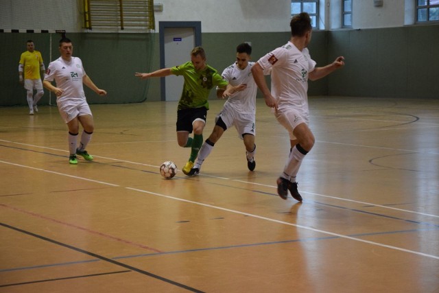 Akademicy z Zielonej Góry znów górą w lubuskich derbach. W niedzielę (27.01.) pokonali w Żarach Mundial 3:2.