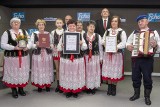 Kalinki laureatkami trzeciego miejsca w akcji Koło Gospodyń Wiejskich 2021 w województwie świętokrzyskim. Świętują dekadę pracy WIDEO 