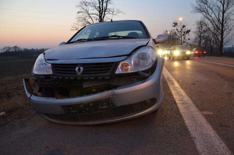 Wypadek na drodze Wrocław - Oława. Zderzyły się cztery auta. Sześć osób rannych (ZDJĘCIA)