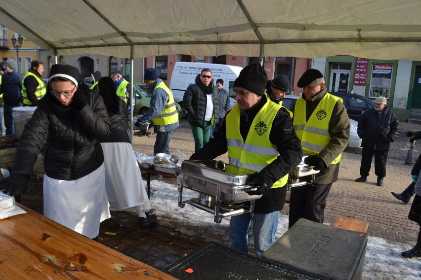 Częstochowa: Wigilia dla ubogich na Starym Rynku [ZDJĘCIA]