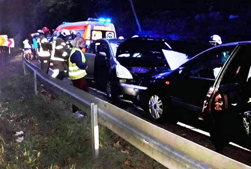 Groźny wypadek zablokował drogę w dolinie Popradu. Dwie ranne kobiety w szpitalu