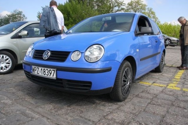 VW Polo, 2004 r., 1,9, ABS, centralny zamek, wspomaganie kierownicy, 11 tys. zł;