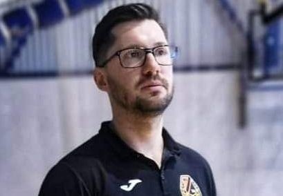 Jeszcze jedna zmiana trenera w naszym klubie piłkarskim. Mateusz Burakowski zamienił Strażaka Bidziny na Świt Ćmielów [ZDJĘCIA]