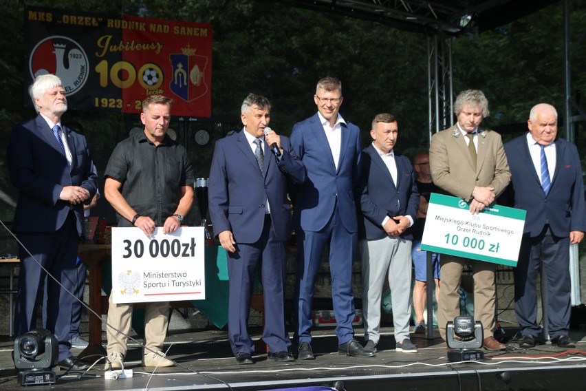 Miejski Klub Sportowy „Orzeł” w Rudniku nad Sanem obchodził 100-lecie swojego istnienia. Zobacz zdjęcia