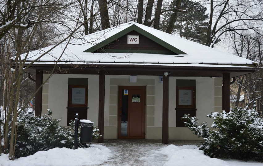 Nowoczesny budynek mieści się na sądeckich plantach