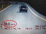 Pijany kierowca jechał drogą ekspresową S5 na Dolnym Śląsku. Do tego przekroczył prędkość, stracił prawo jazdy i grozi mu więzienie 