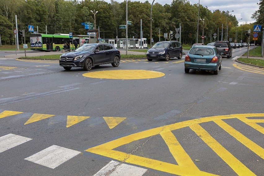 Skargi na sezonowe minirondo przy Głębokim. Lepiej będzie dopiero z wielkim rondem 