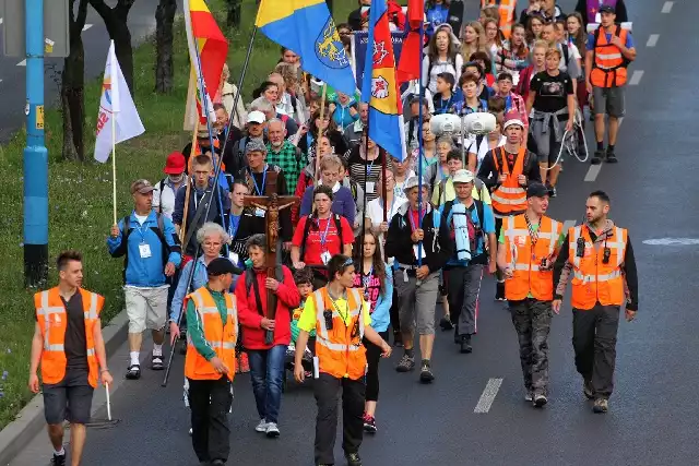 W środę, 29.07.2015, ruszyła XXIII Piesza Pielgrzymka Legnicka na Jasną Górę. Na 250-kilometrową trasę wybrało się ok. tysiąca pątników 