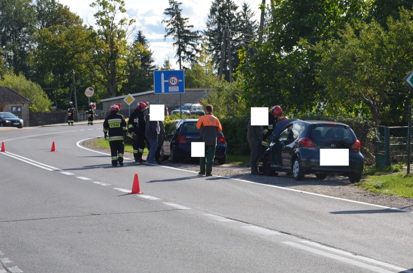 Dzisiaj (czwartek) doszło do zderzenia dwóch samochodów...