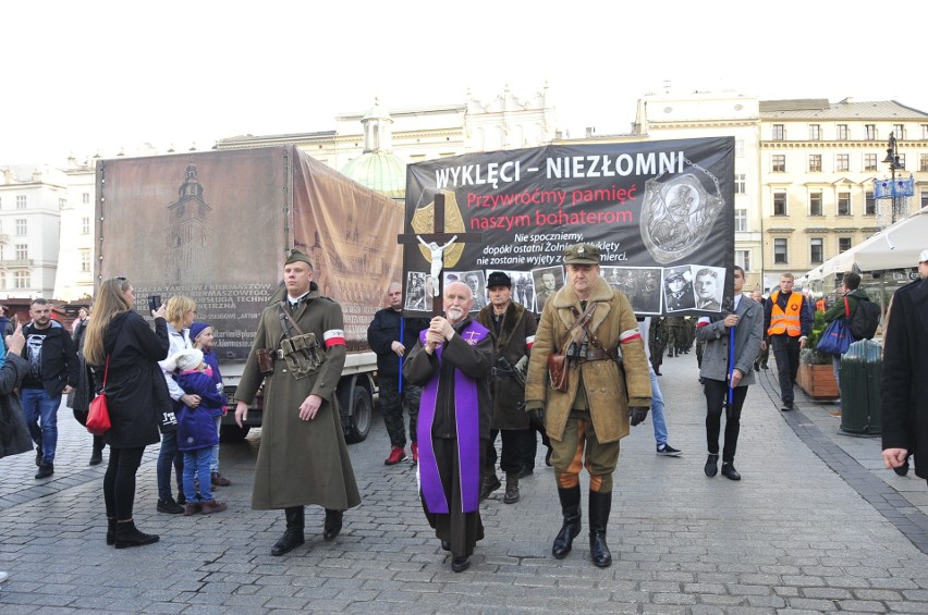 VI Krakowskie Zaduszki za Żołnierzy Niezłomnych. Przywróćmy pamięć naszym bohaterom [ZDJĘCIA]