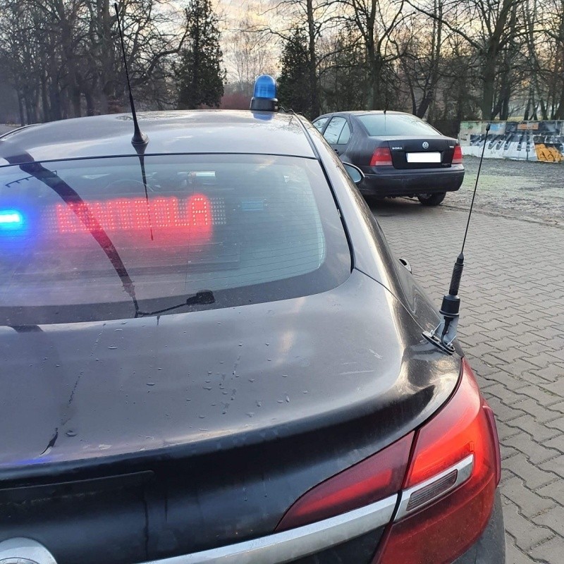 Pędzili ponad "setką" przez miasto. Policja zatrzymała piratów drogowych