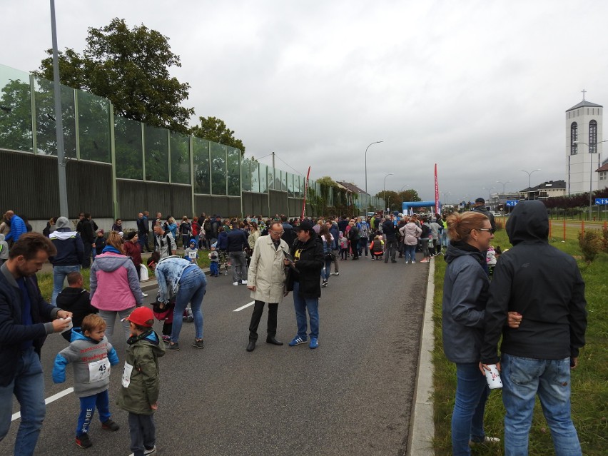 Białystok Biega 2019. Homeschool Run. Dzieci pobiegły na dystansach 100, 600 i 1000 metrów [ZDJĘCIA]