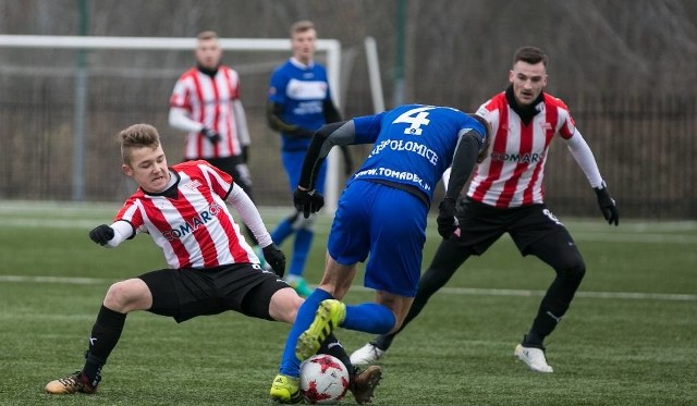 17-letni pomocnik, wychowanek UKS 6 Jasło, strzelił swojego pierwszego gola na poziomie PKO Ekstraklasy. Rakoczy zdobył bramkę w meczu z Piastem Gliwice (2:0). Na boisku spędził 55 minut. Pierwszy Polak, który strzela dla @MKSCracoviaSSA w sezonie 2019/2020 - w dodatku młodzieżowiec!#CRAPIA 2:0 pic.twitter.com/ZkPQ22XtXw— PKO BP Ekstraklasa (@_Ekstraklasa_) September 16, 2019 