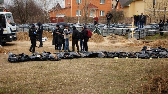 W obwodzie kijowskim funkcjonariusze znaleźli już ciała 1084 cywilów, z których nawet trzy czwarte zginęło z broni palnej
