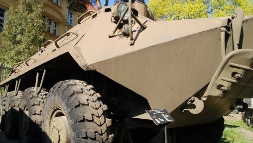 BTR z wystawy w Pomorskim Muzeum Wojskowym. Gdzie jest drugi...