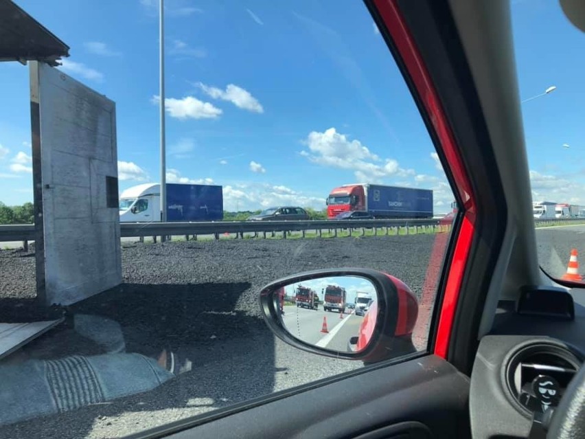 Wypadek tira na autostradzie A4 w Gliwicach....