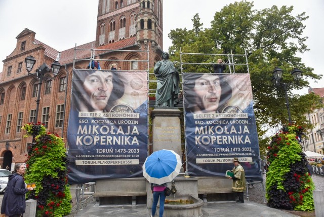 Torunianie w weekend mieli wyjątkową okazję, by zrobić sobie selfie z Mikołajem Kopernikiem.
