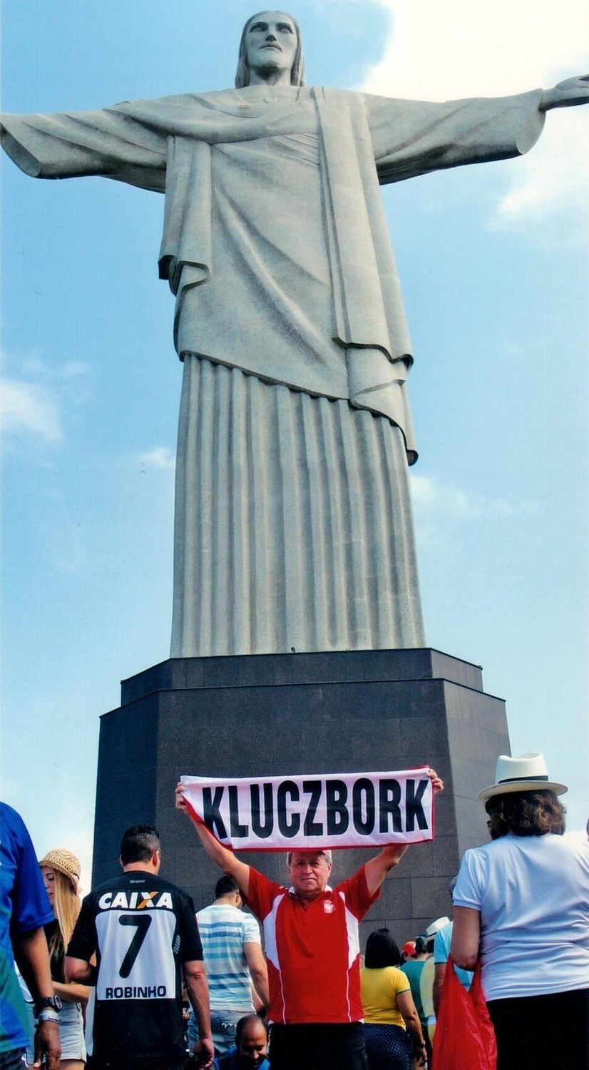 Adam Sokołowski pod słynnym pomnikiem Chrystusa w Rio de...