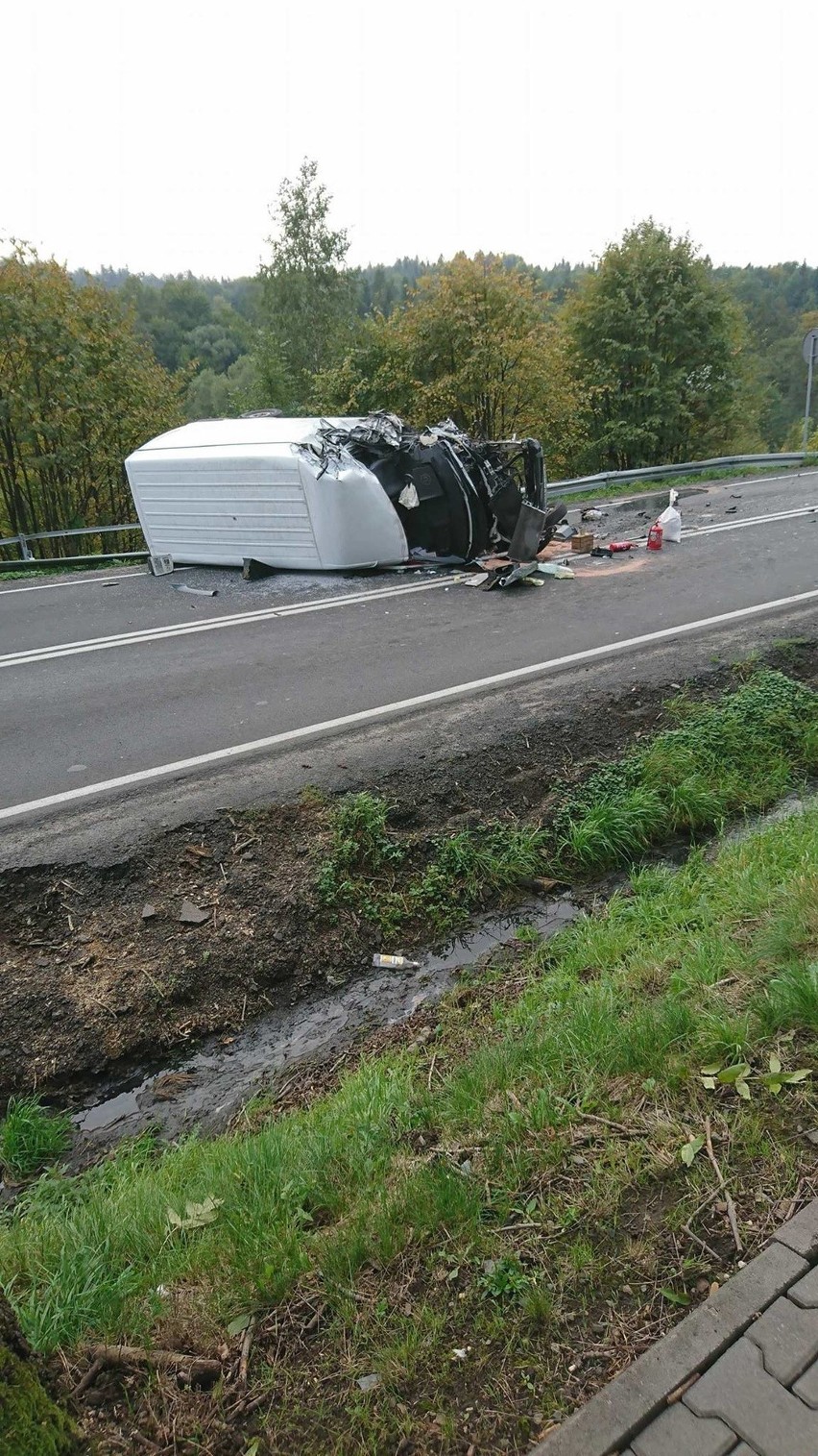 Kalwaria Zebrzydowska. Wypadek na DK 52 [ZDJĘCIA INTERNAUTY]