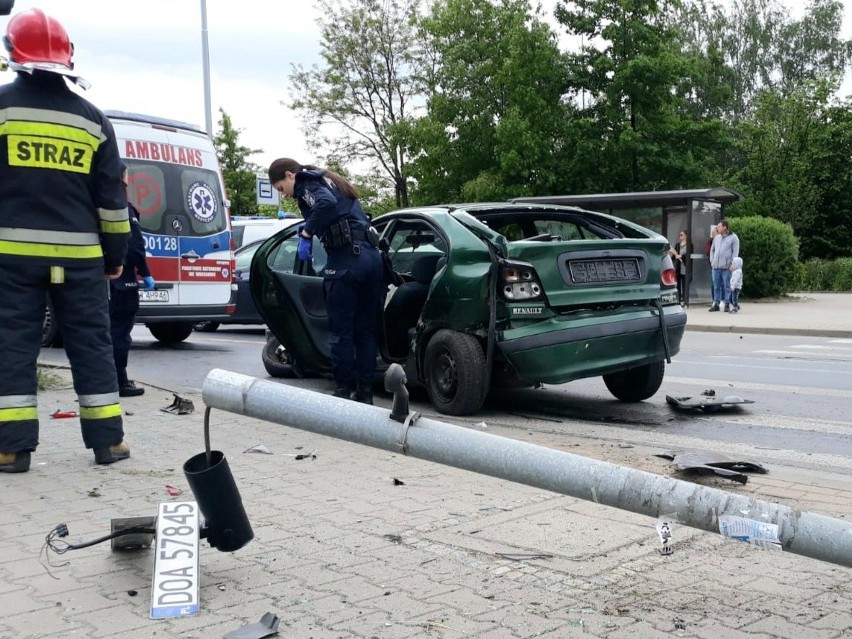 Wypadek na skrzyżowaniu al. Armii Krajowej i Borowskiej