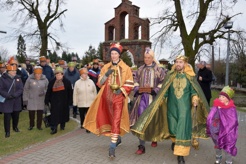 Ulicami Żnina przeszedł Orszak Trzech Króli. Wierni...