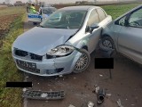 Groźne zderzenie aut w Mierzanowicach w gminie Wojciechowice. Zobacz zdjęcia