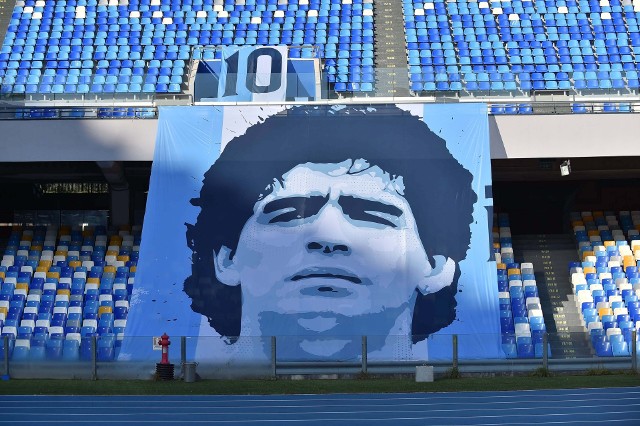 Imieniem Diego Maradony nazwany został stadion SSC Napoli, z którym Argentyńczyk wywalczył dwa mistrzostwa Włoch