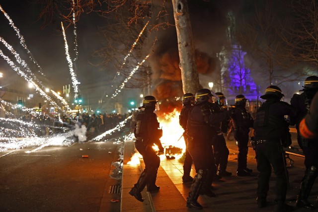 Manifestacja w Paryżu zaczęła wymykać się spod kontroli