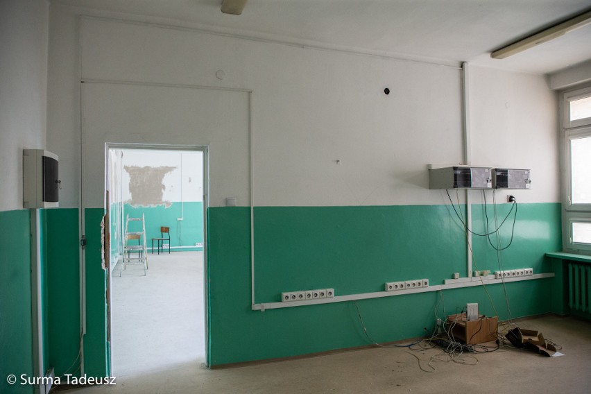 W wakacje szkoła była przebudowywana na potrzeby budowlanki