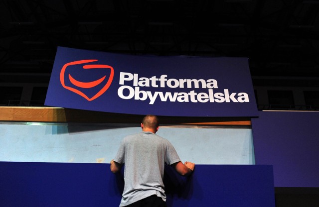W piątek w Sejmie dziennikarze próbowali pytać o sprawę posłów Platformy Obywatelskiej.