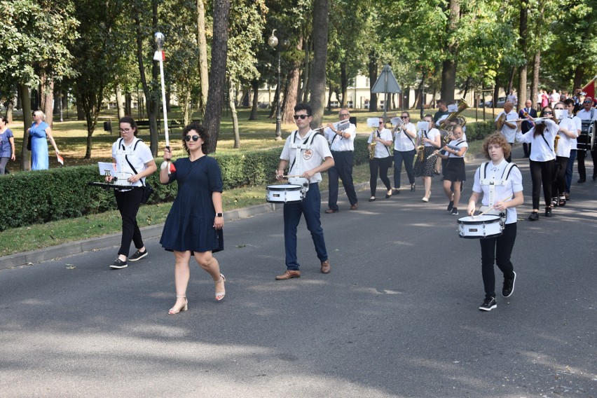 Obchody Święta Wojska Polskiego 2022 w Rypinie. Zdjęcia z uroczystości w parku im. Józefa Piłsudskiego