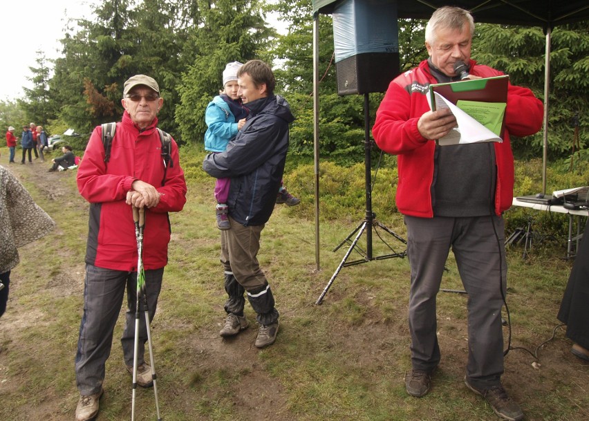 Odkryj Beskid Wyspowy. Mimo niesprzyjającej pogody pokonali Jasień [ZDJĘCIA]