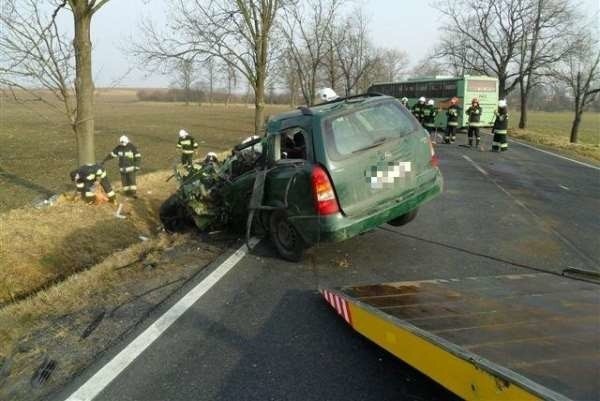 W wypadku zginął kierowca opla.