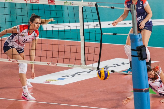 22.01.2017 bydgoszcz miasto sport siatkowka palac bydgoszcz atom trefl sopot luczniczka mecz  malgorzata smieszek ewelina krzywicka fot. filip kowalkowski/polska press